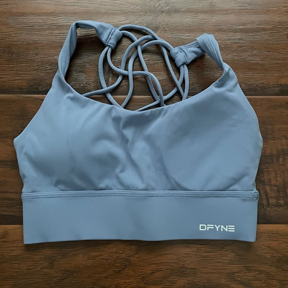 Light blue sports bra dfyne small